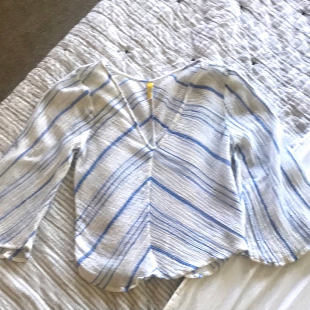 Free people cotton bell sleeve top! Like new! COPY LISTING
